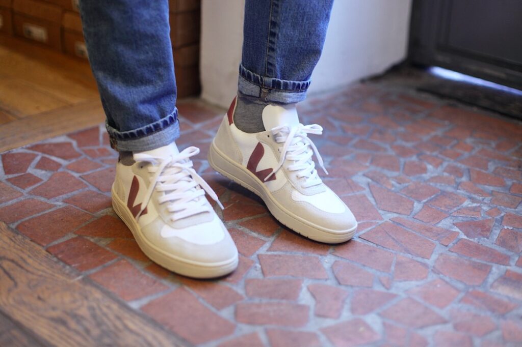 Baskets éthiques VEJA V-10 femme écologiques. Mode éthique, mode écologique, mode vegan, vêtements écologiques, vêtements biologiques, look mode éthique, vêtements éthiques, mode durable #mode #femme #modefemme #onestpret #ilestencoretemps #modeéthique #modeécologique