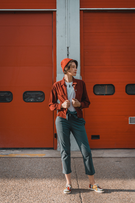 Ondine X Kabanes = un nouveau look urban streetwear 100% mode écologique et mode éthique ! Kabanes, c'est la nouvelle boutique de mode responsable où trouver des vêtements biologiques et équitables, des accessoires éco-responsables et vegan... L'avenir de la mode est là ! J'ai composé un look boyish spécialement pour cette collaboration