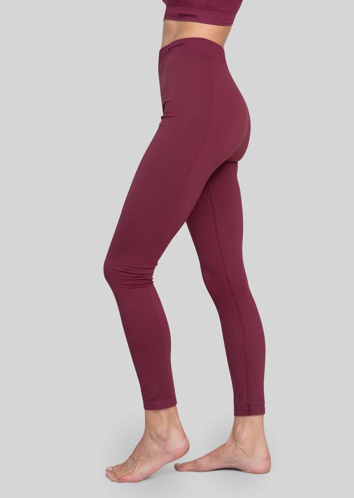 Yoga green : les plus belles marques de vêtements et de tapis de yoga écologiques et éthiques ! #yoga #yogafrance #franceyoga #tapisdeyoga #yogamour #modeéthique #onestpret #ilestencoretemps #developpementdurable