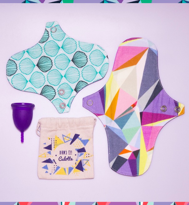 Un lot cup et serviettes périodiques lavables en coton biologique à shopper sur la e-boutique Dans Ma Culotte ! #écologie #zérodéchet #cup #coupemenstruelle #cotonbio #serviettelavable #femmes #règles