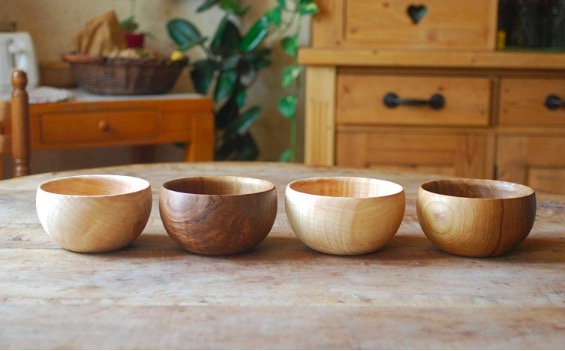 De beaux objets artisanaux au tour à bois faits en France, en Savoir ! Une parfaite idée de cadeau écologique :) #cadeau #noel #fetedespères #fetedesmères #idéecadeau #écologique #écologie #durable #cadeauécolo #artisanat #artisanal #cadeauartisanal